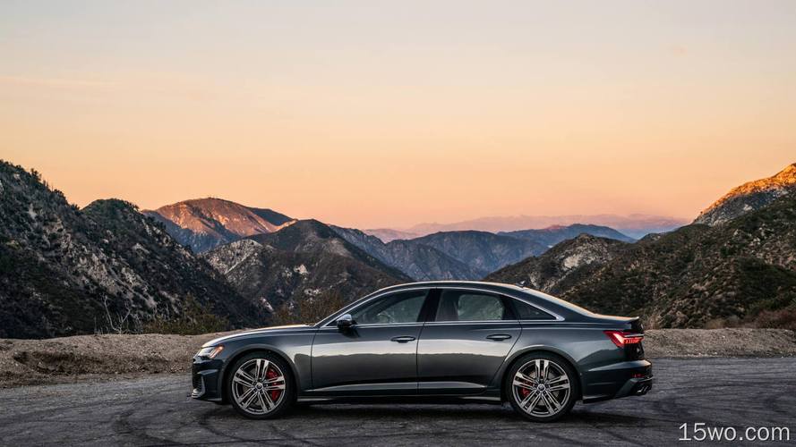 The Best Cars for Photography and Wildlife Safaris